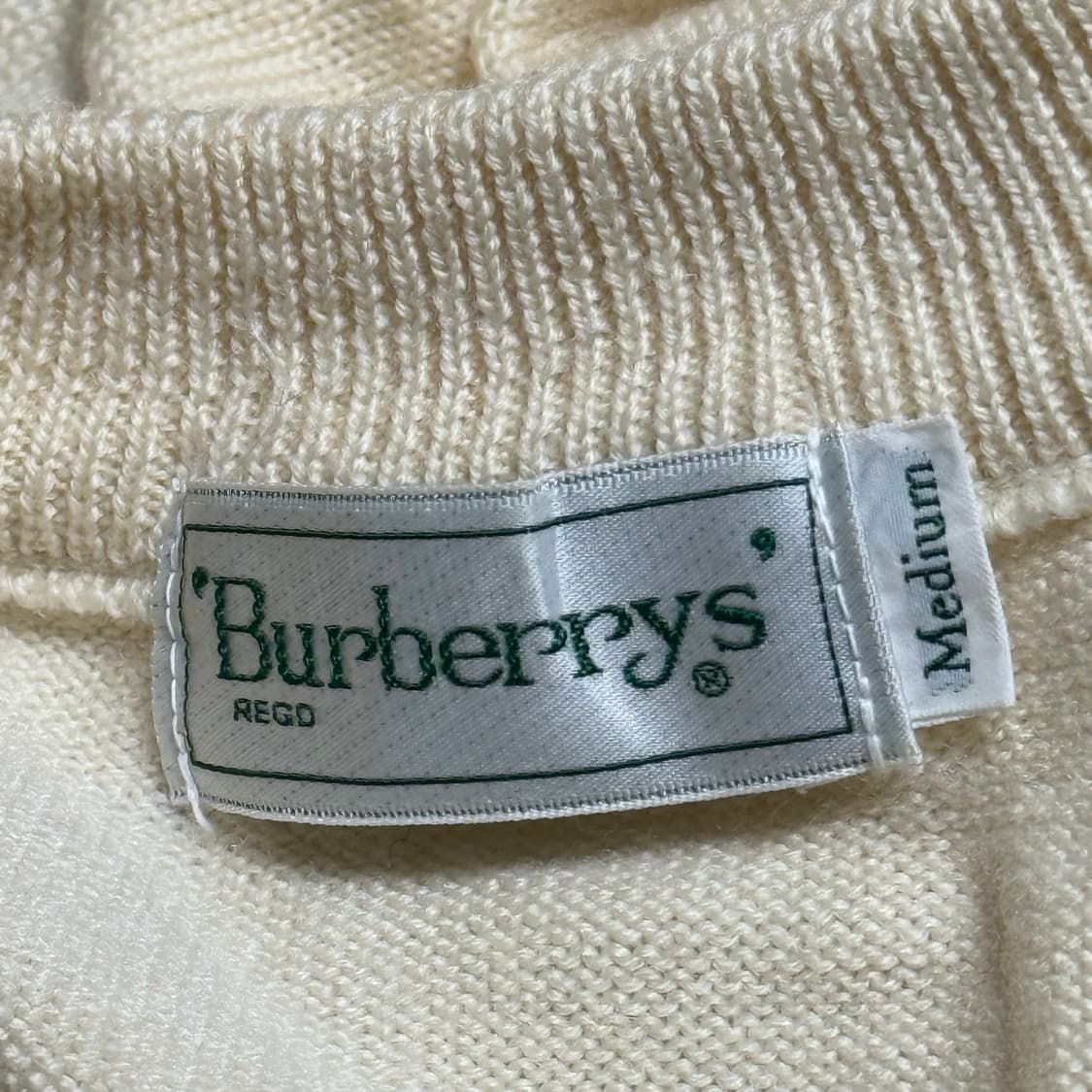 Burberry 아가일 브이넥 니트 스웨터 상품이미지3