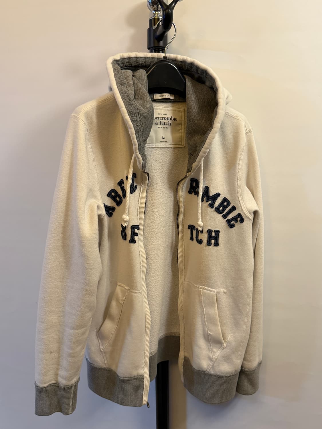 아베크롬비 센터로고 후드집업 상품이미지2