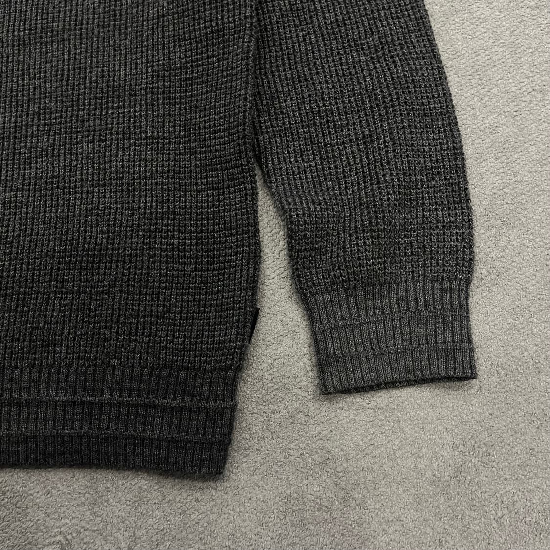 L 버커루 차콜 니트 상품이미지3