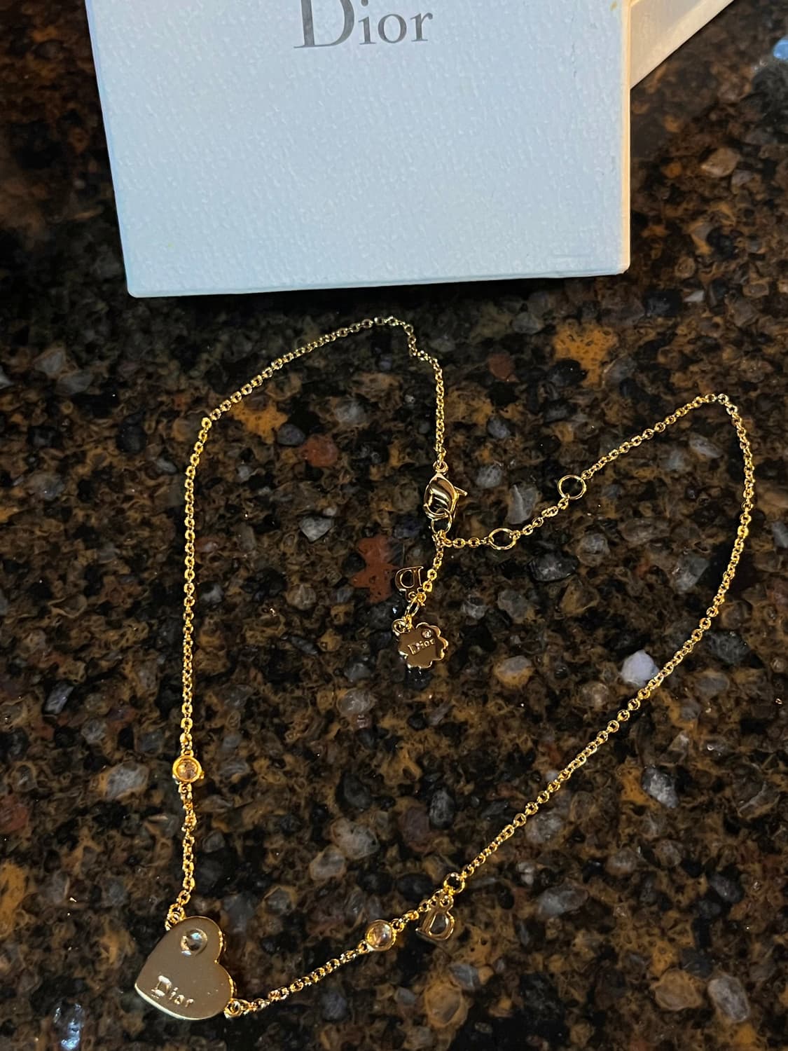 정품 디올 하트 로고 골드 목걸이 상품이미지5