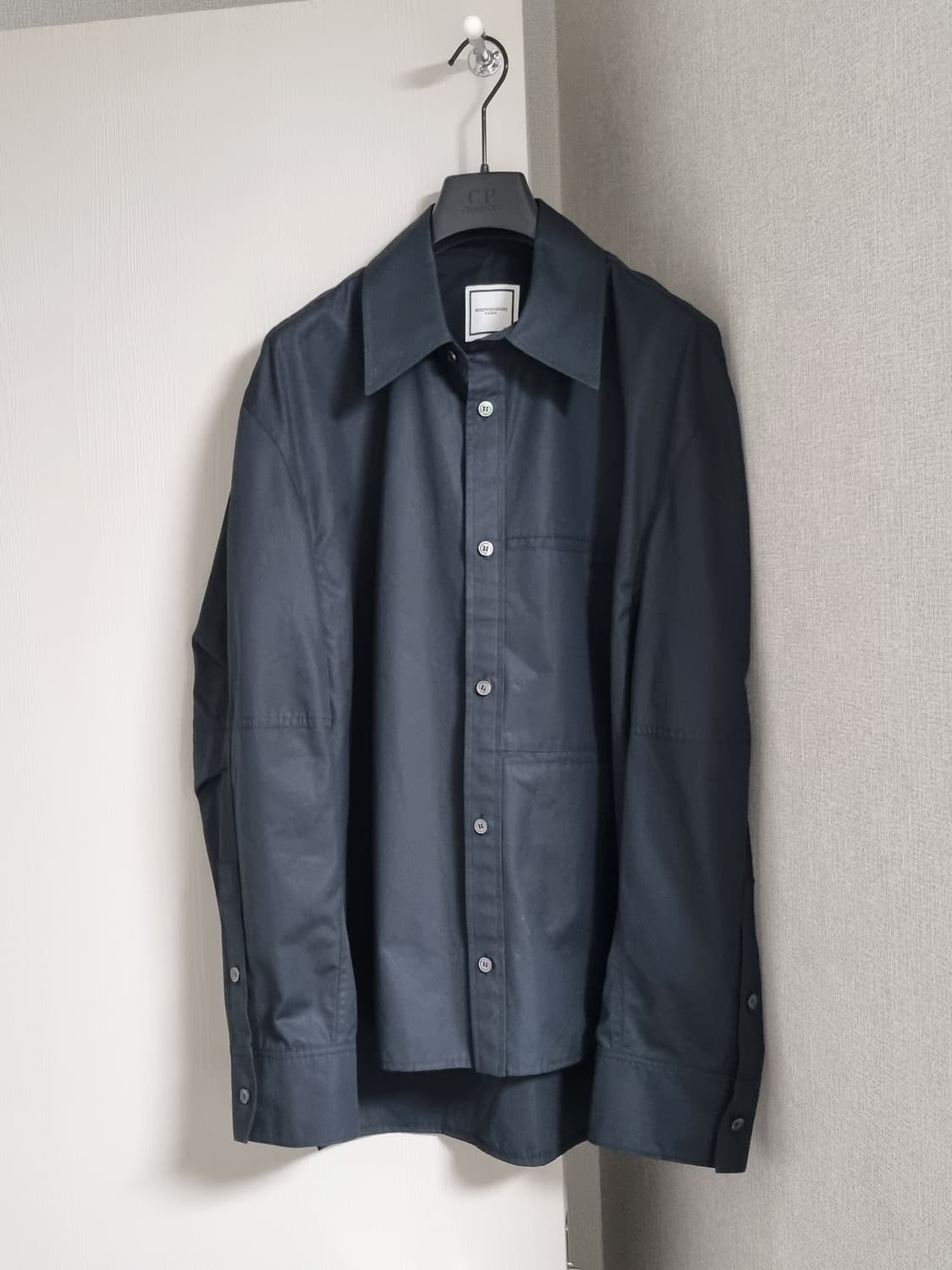 우영미 블랙 셔츠 상품이미지1