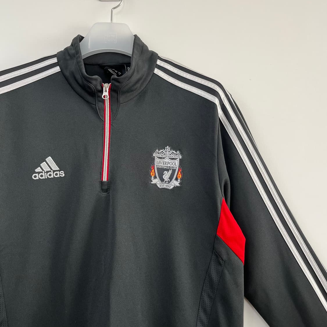 아디다스 리버풀 반집업 실버 삼선 트레이닝 탑 상품이미지4