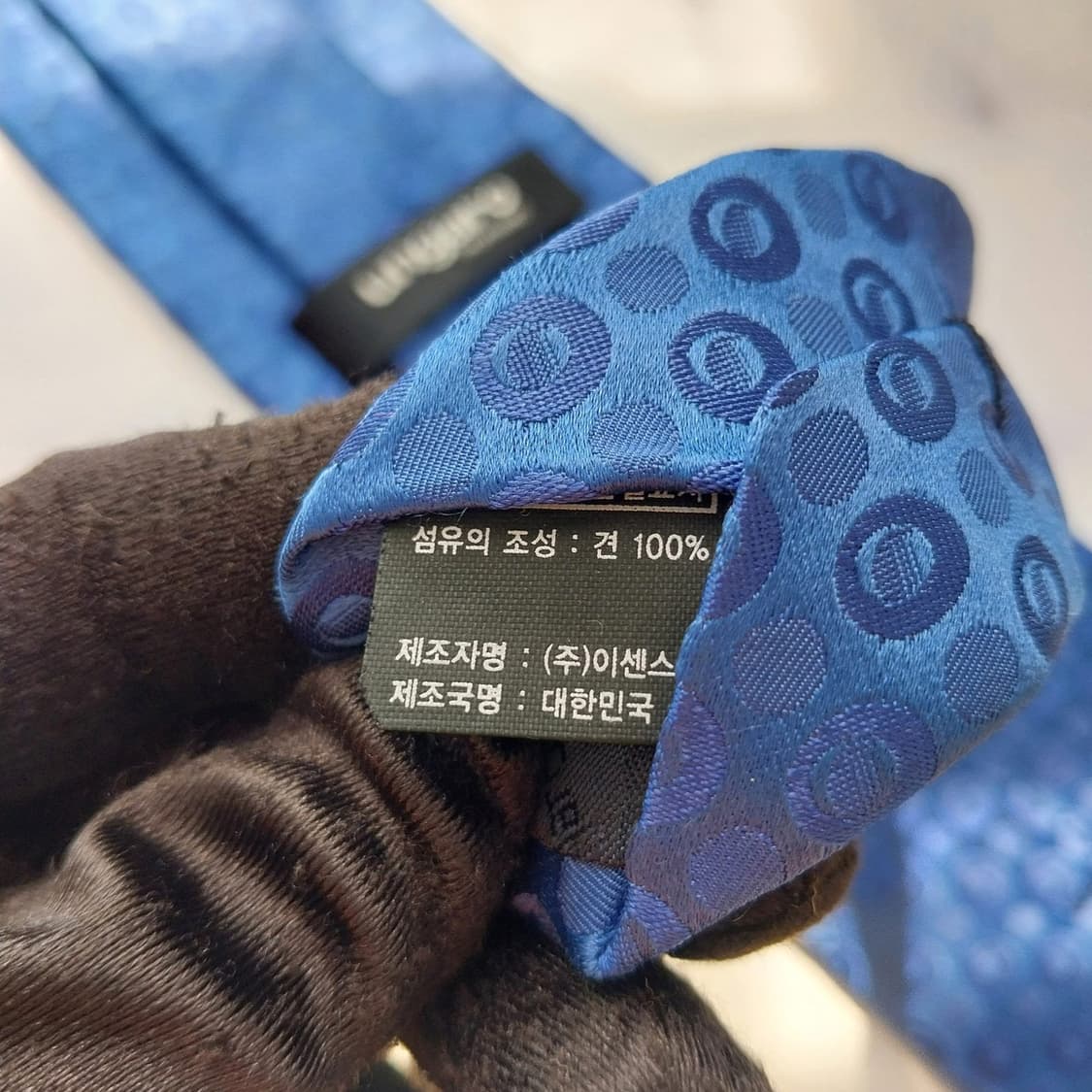 웅가로 실크 블루 로고 패턴 넥타이 8.5cm A+등급 K2364
 상품이미지9