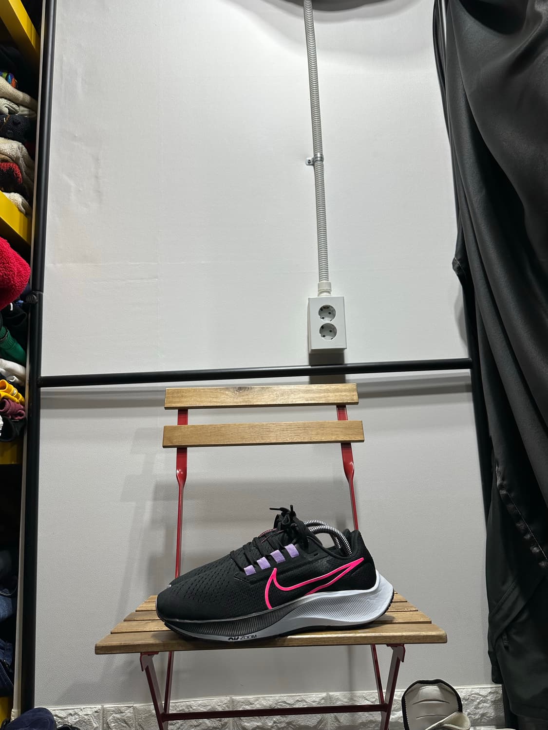 250) 나이키 운동화 남녀공용 신발 에어 줌 페가수스 39 블랙 핑크 상품이미지3