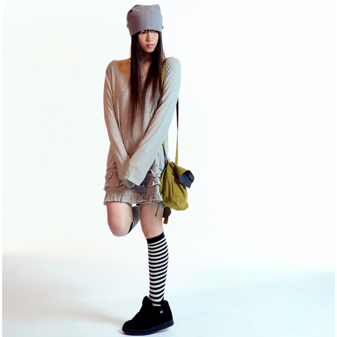 [2] 코이세이오 멀티플 프릴 드레스 라이트 그레이 원피스 상품이미지6