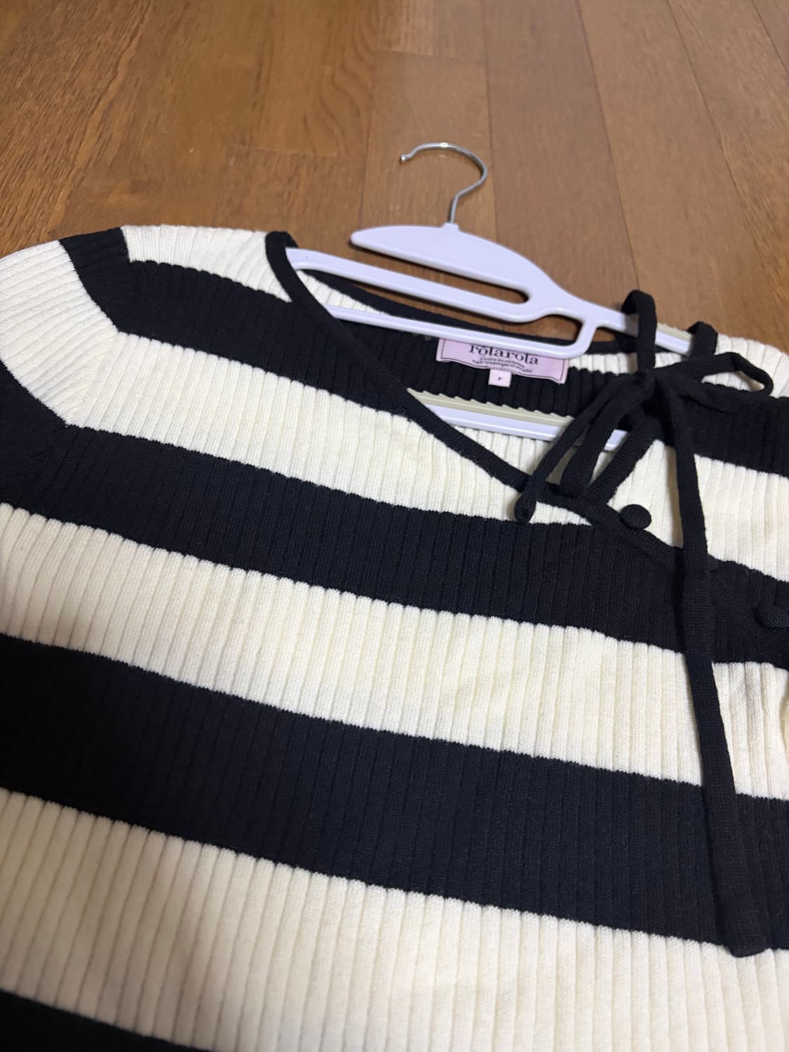 로라로라 컷아웃 장원영 니트 리본 상품이미지4