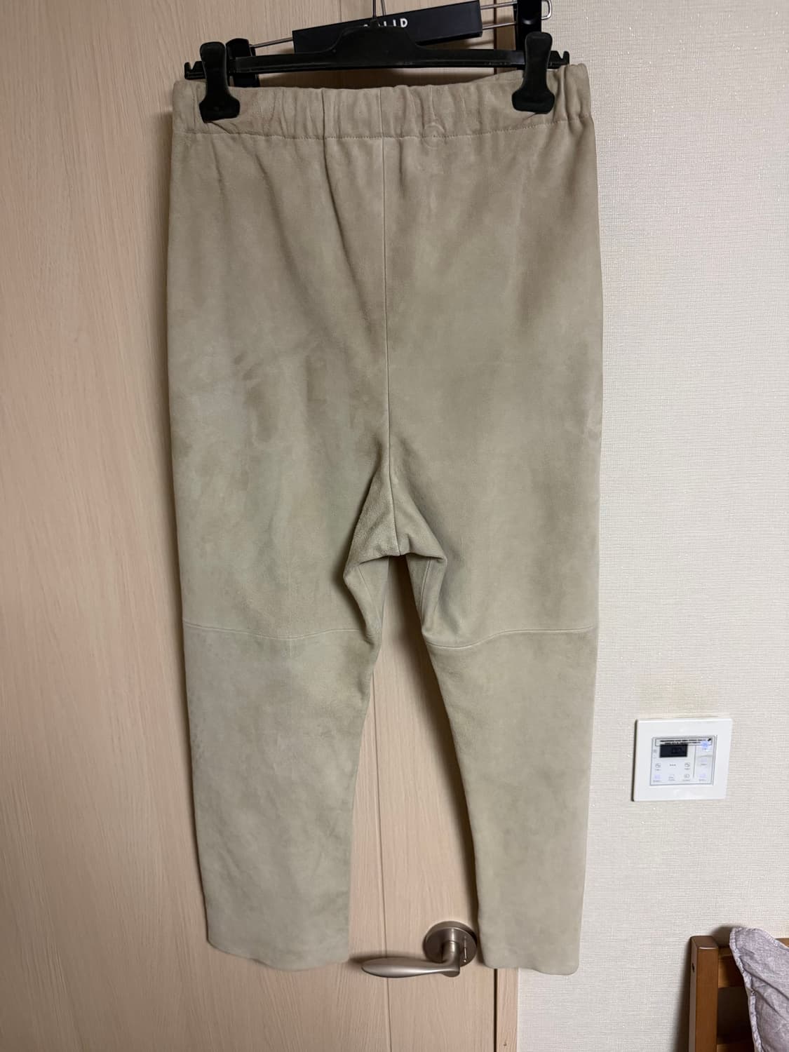 피어오브갓 이터널 스웨이드 레더 팬츠 더스트 베이지 상품이미지4