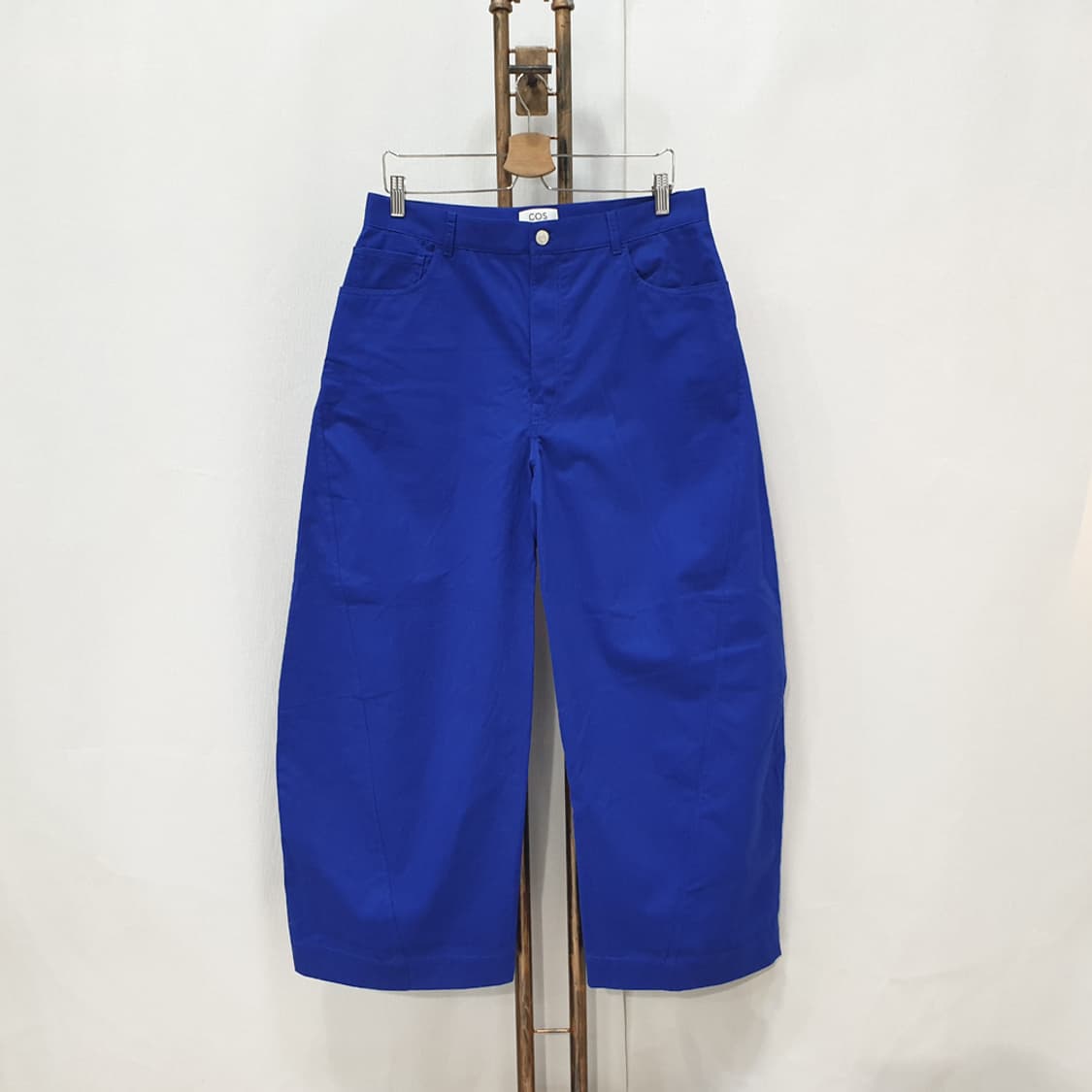 코스 COS 디컨스트럭티드 코튼 배럴레그 바지(31-32) 상품이미지1