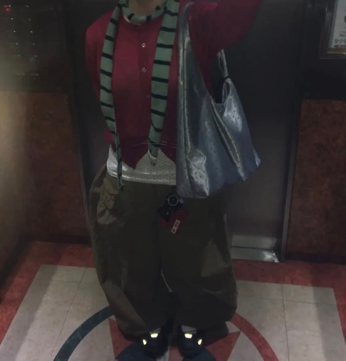 오디너리홀리데이 도트 숄더 백 실버 상품이미지4