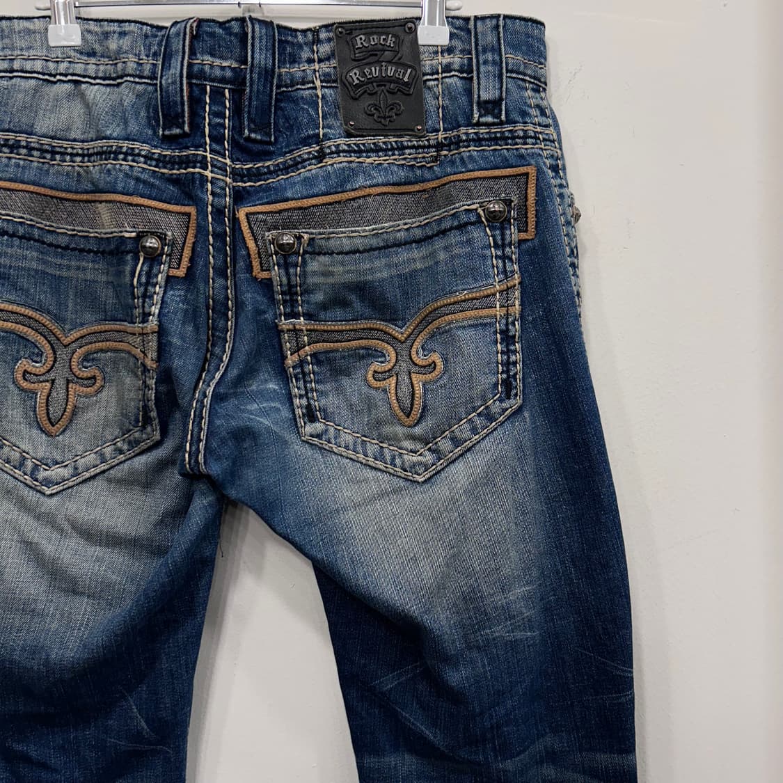 락 리바이벌 슬림핏 워싱 스티치 데님팬츠 상품이미지1