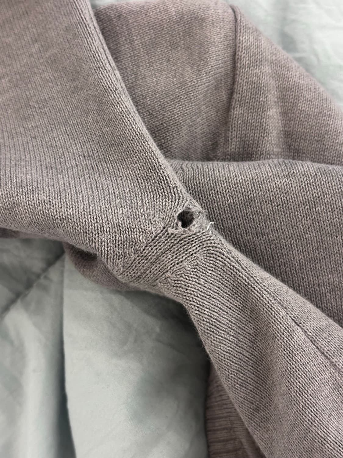 타미힐피거 그레이 브이넥 니트 상품이미지6