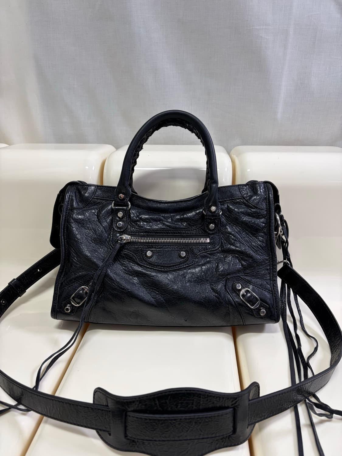 [A 정품] 발렌시아가 시티 모터백 스몰 블랙 상품이미지5