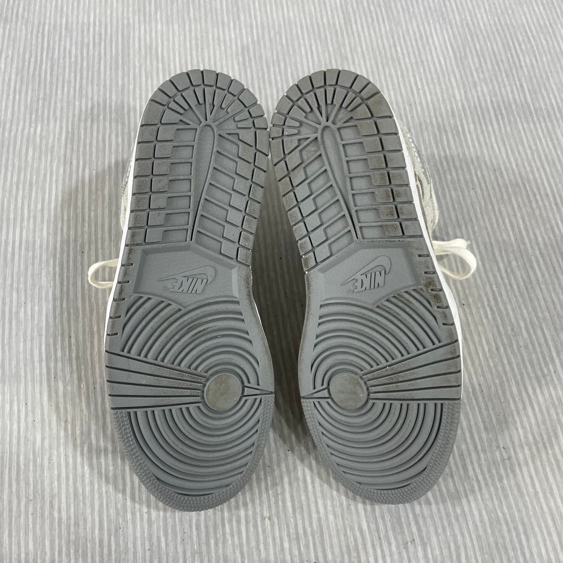 830) 나이키 조던1 미드SE 파티클 그레이 250mm 상품이미지7