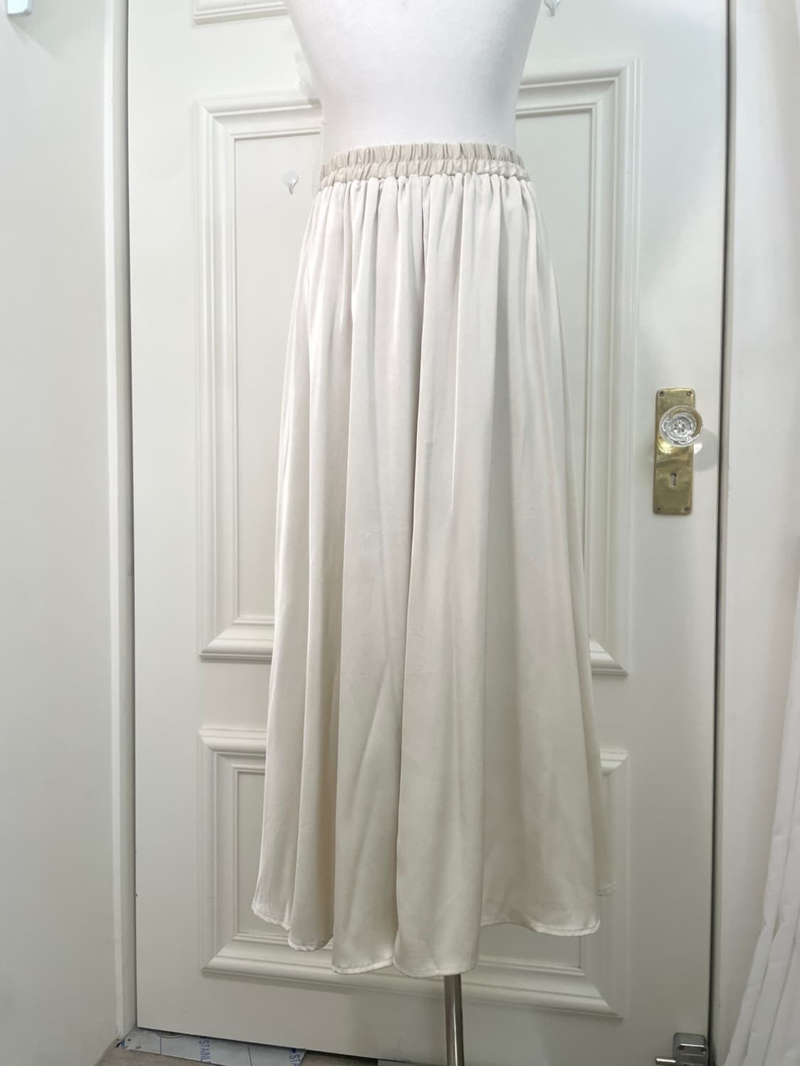 beigeivory satin banding long skirt 상품이미지4