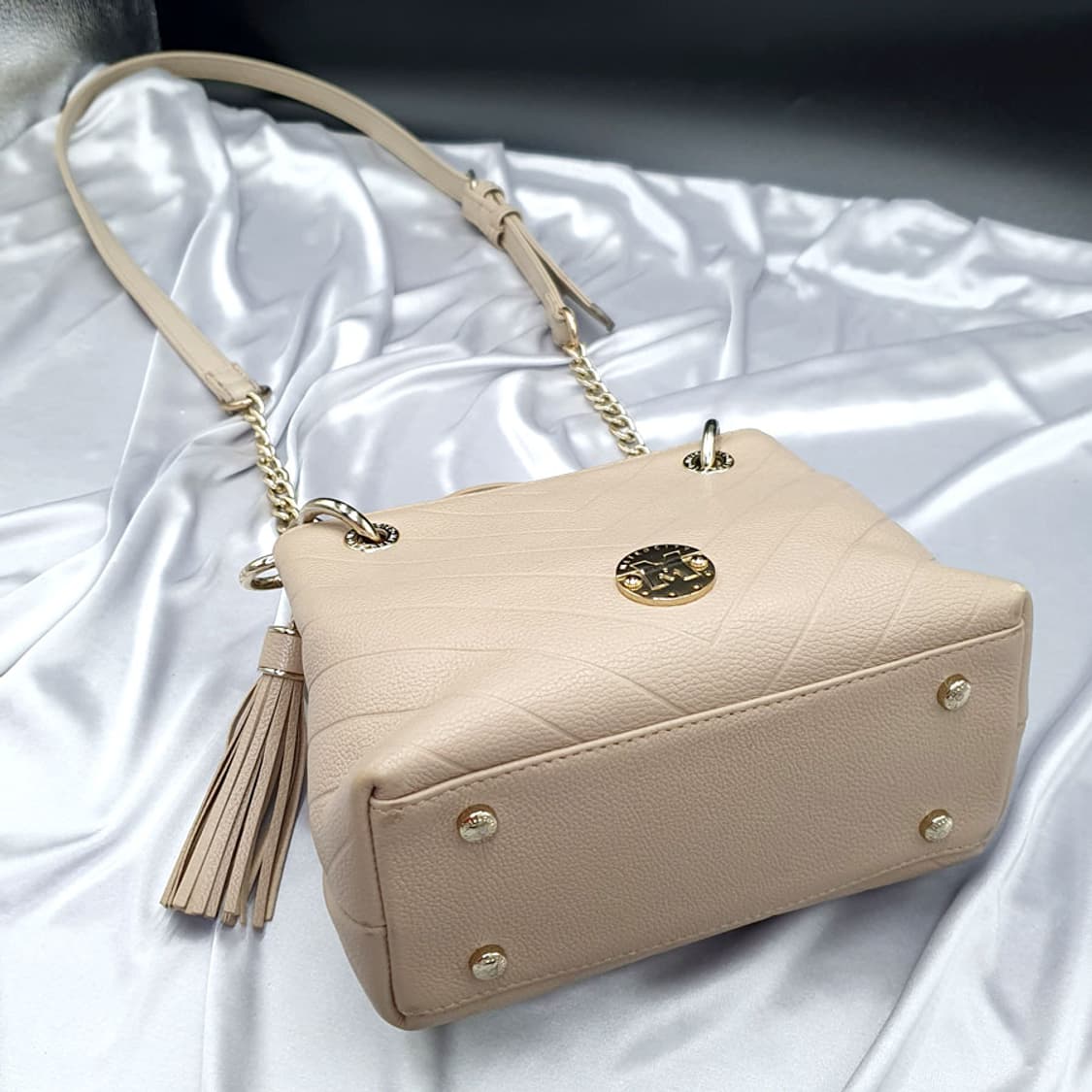 메트로시티 아담한 사각 크로스백 중고 가방 은피아노 상품이미지9