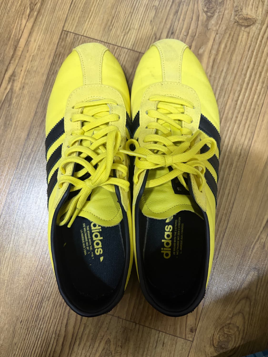 아디다스 도쿄 퓨어 설퍼 다크브라운 상품이미지1