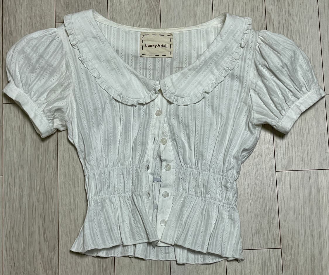 버니앤돌 화이트 펀칭 블라우스  상품이미지2