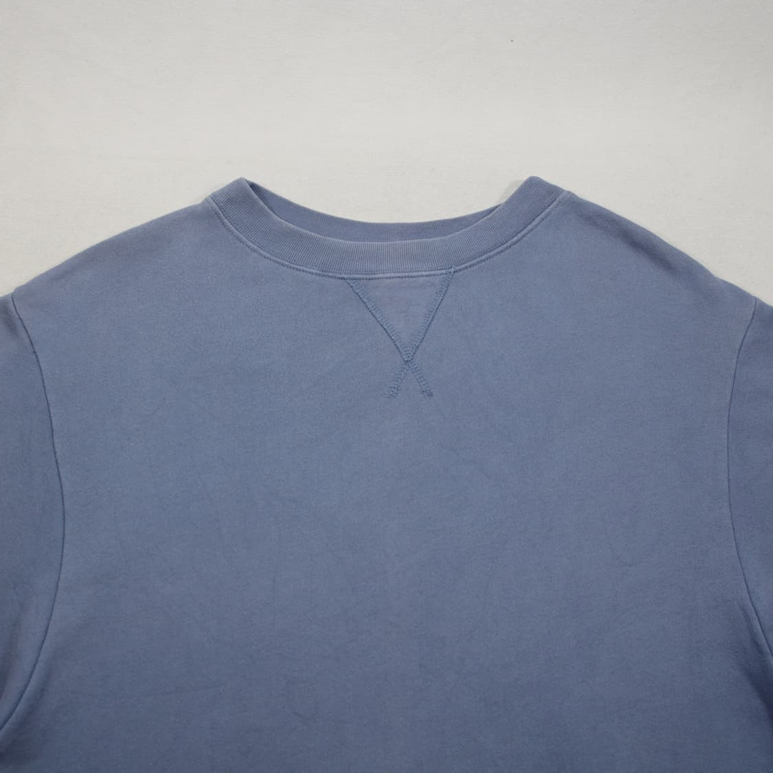 (착용컷) 디즈니 미키마우스 스웻 셔츠 (남성용 105) 상품이미지4