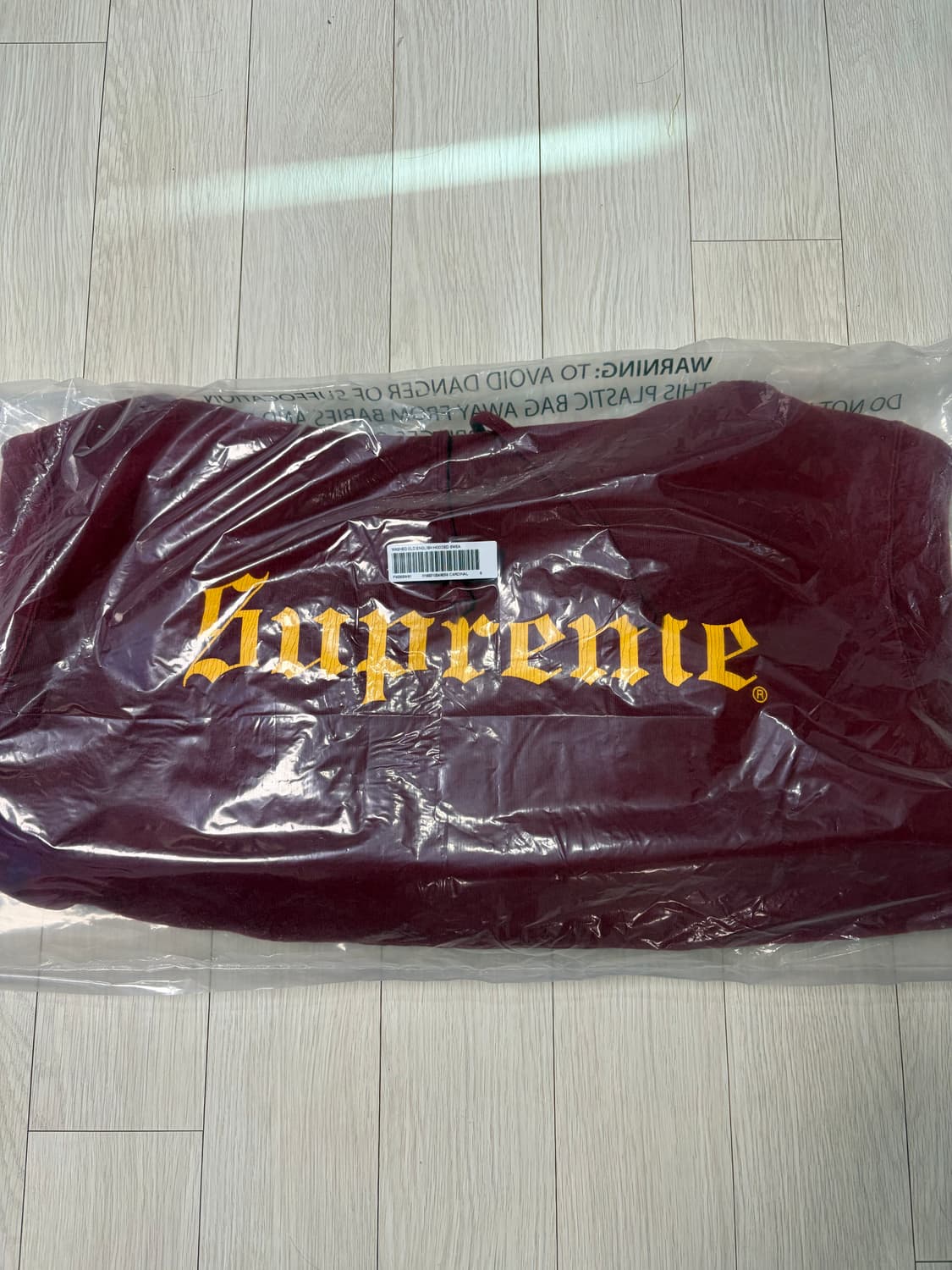 슈프림 워시드 올드잉글리쉬 후드티 카디널 상품이미지2