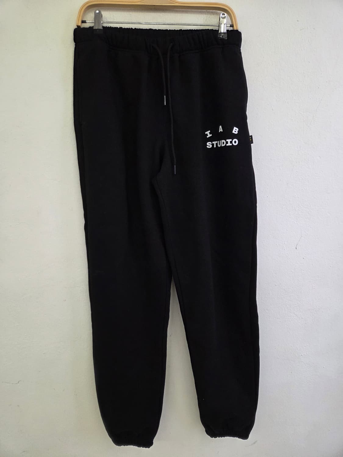 아이앱 스튜디오  IAB STUDIO 블랙 스웨트팬츠 M 상품이미지1