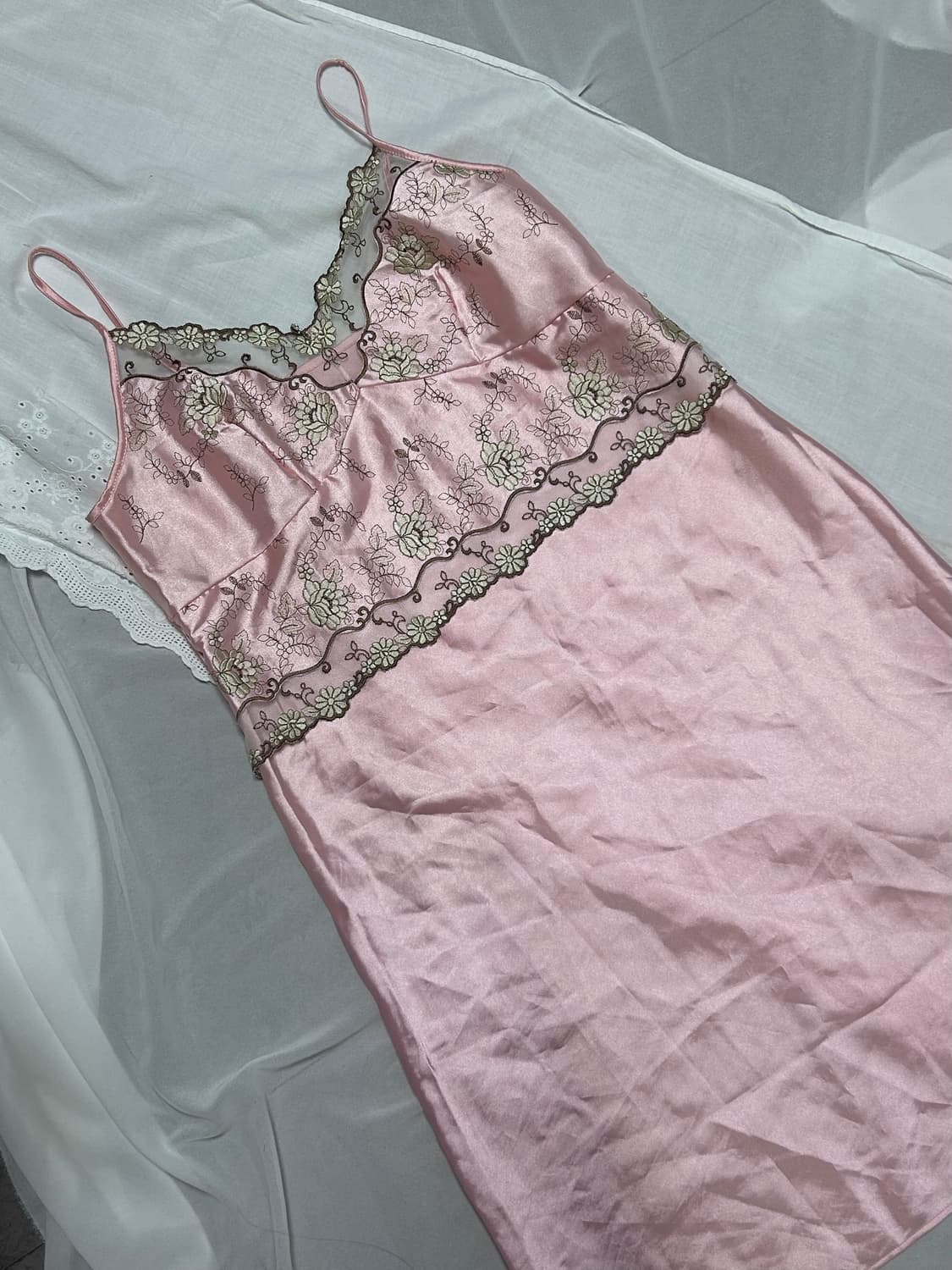 리즈리사st 고급스러운 베이비핑크 꽃무늬 실크 레이스 슬립 새상품  상품이미지5