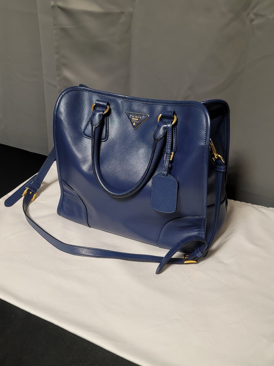 프라다 가방,크로스백토트백(디올샤넬보테가루이비통구찌셀린느생로랑발렌시아가) 상품이미지2