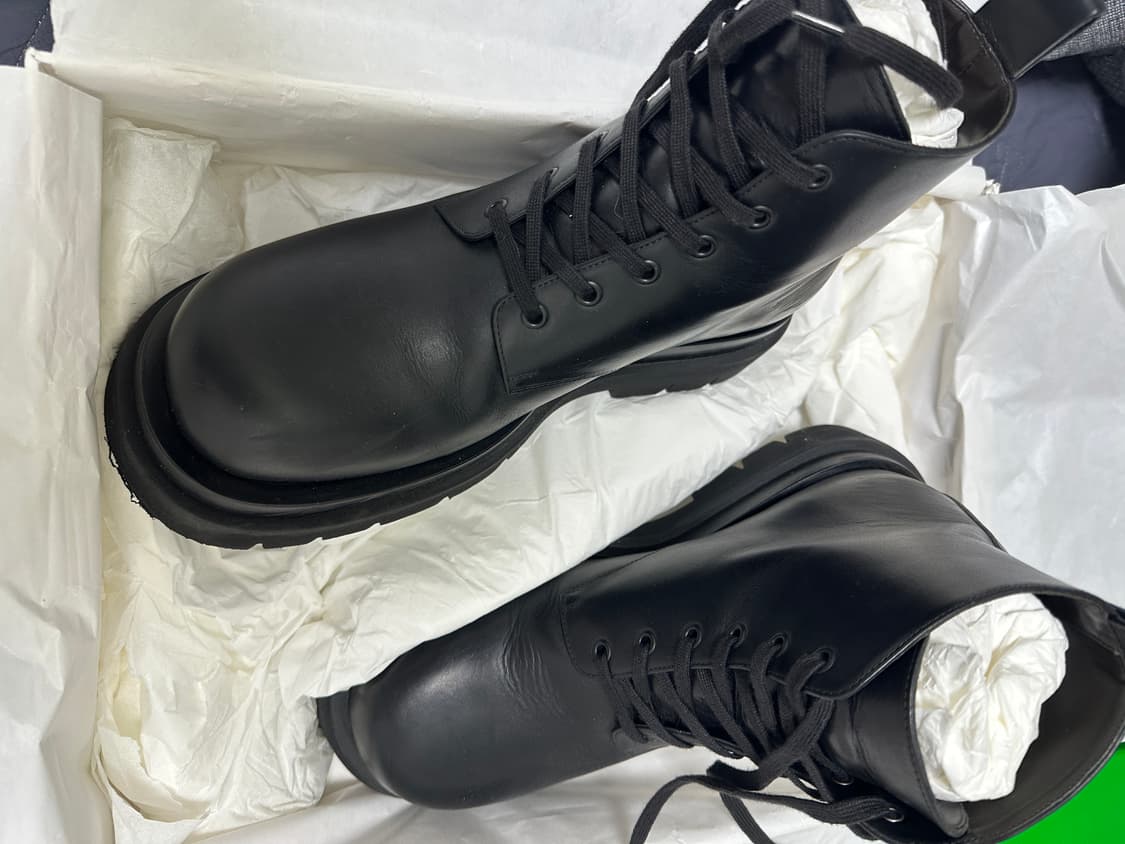 [42]보테가베네타 러그 레이스업 앵클 부츠 상품이미지3