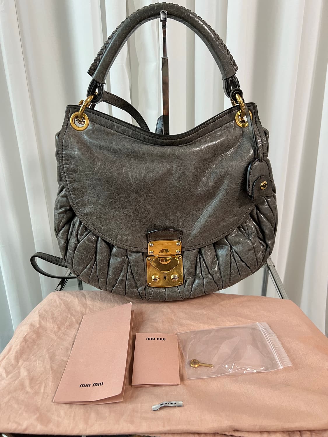 미우미우 투웨이 마테라쎄 숄더백 상품이미지2