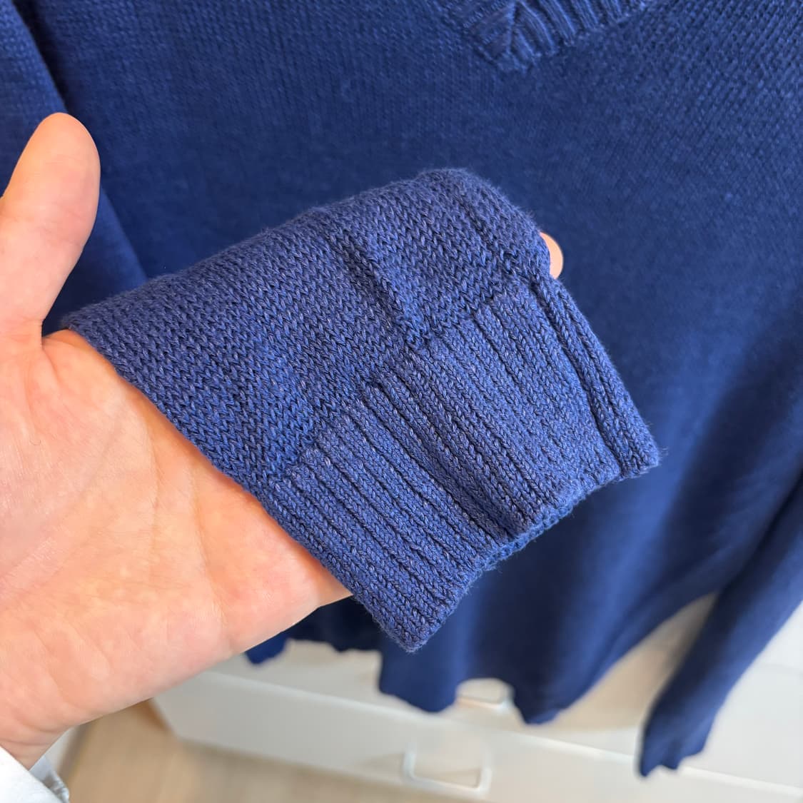 띠어리 린넨 100% 코발트 블루 브이넥 니트 남녀공용 상품이미지3