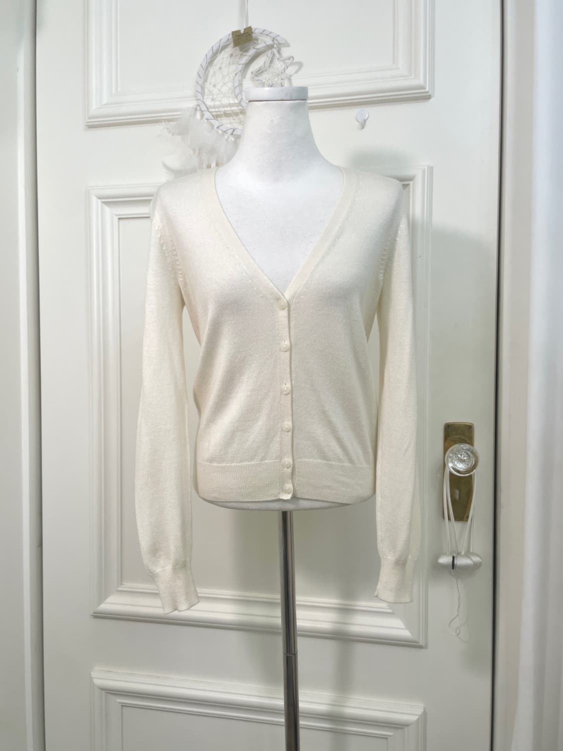 ivory v-neck basic spring cardigan 상품이미지1