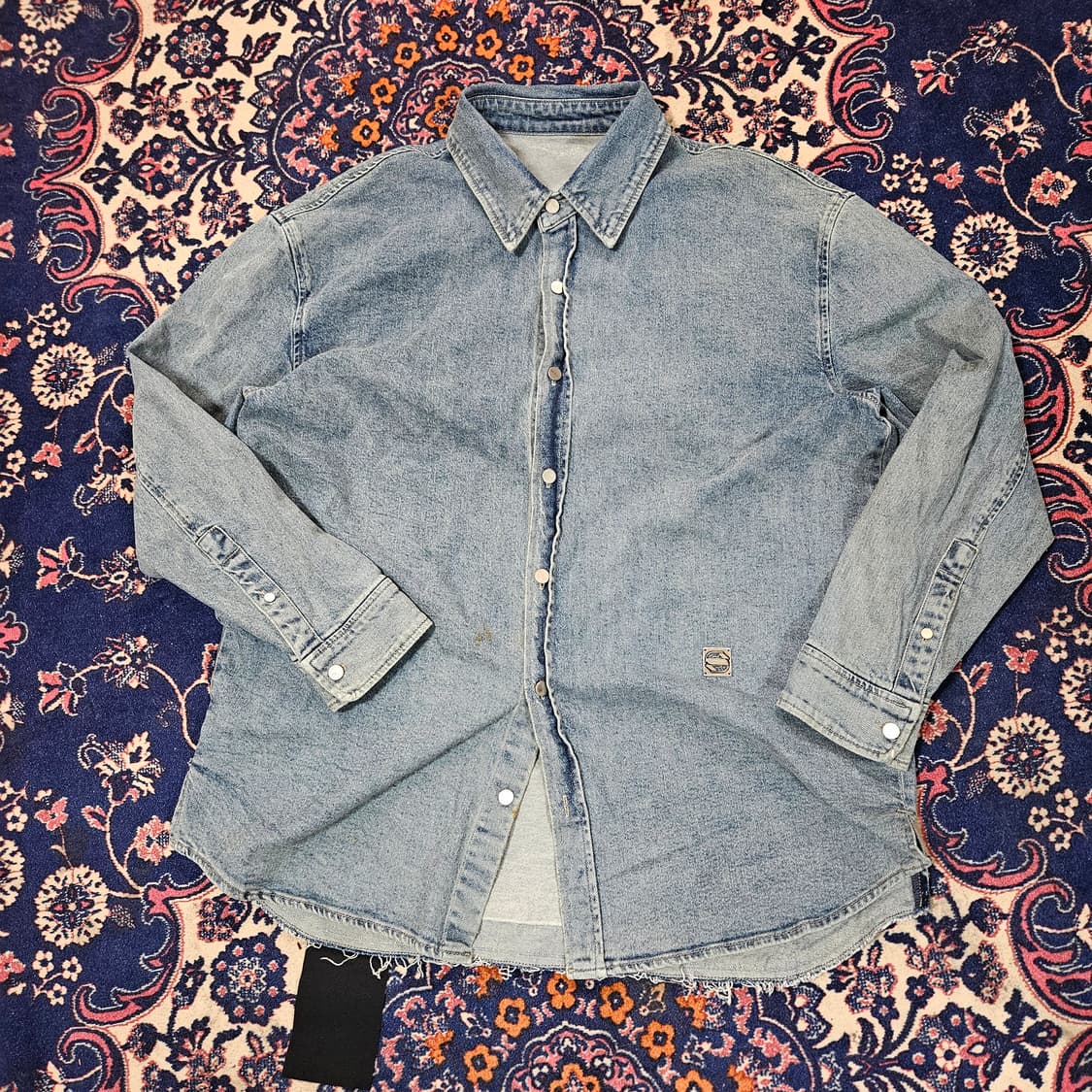 시스템(System) 20ss 빈티지 루즈핏 메탈로고 데님 셔츠 상품이미지1