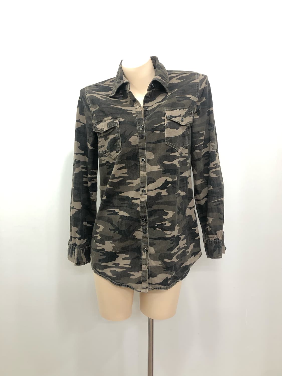 military pattern back lettering shirt  상품이미지1