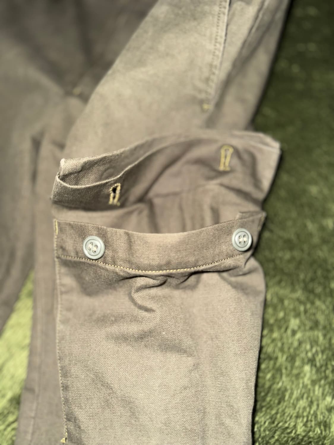 [2] UNDERCOVER 10AW 로고 라벨 카고 팬츠 올리브 상품이미지7