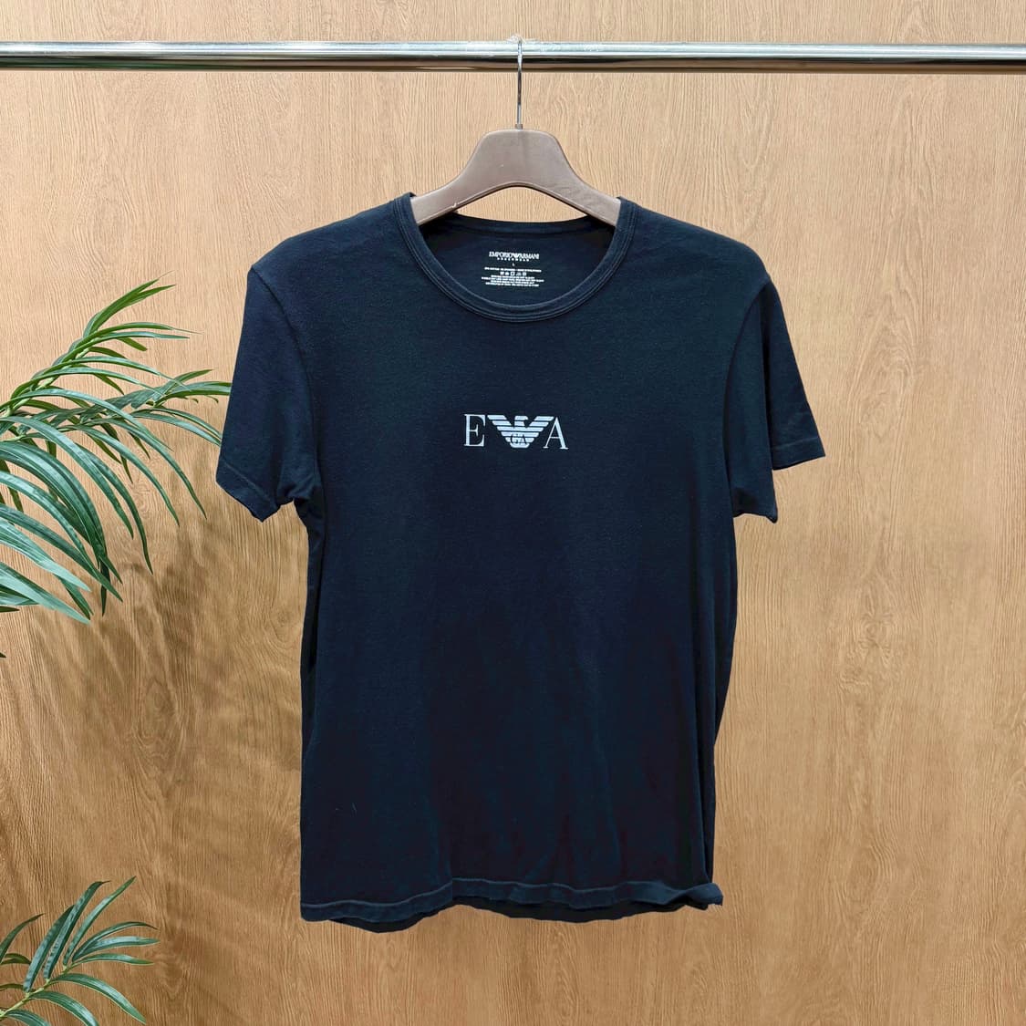 엠포리오 아르마니 라운드넥 반팔 티셔츠 로고 프린팅 디테일 블랙 상품이미지1