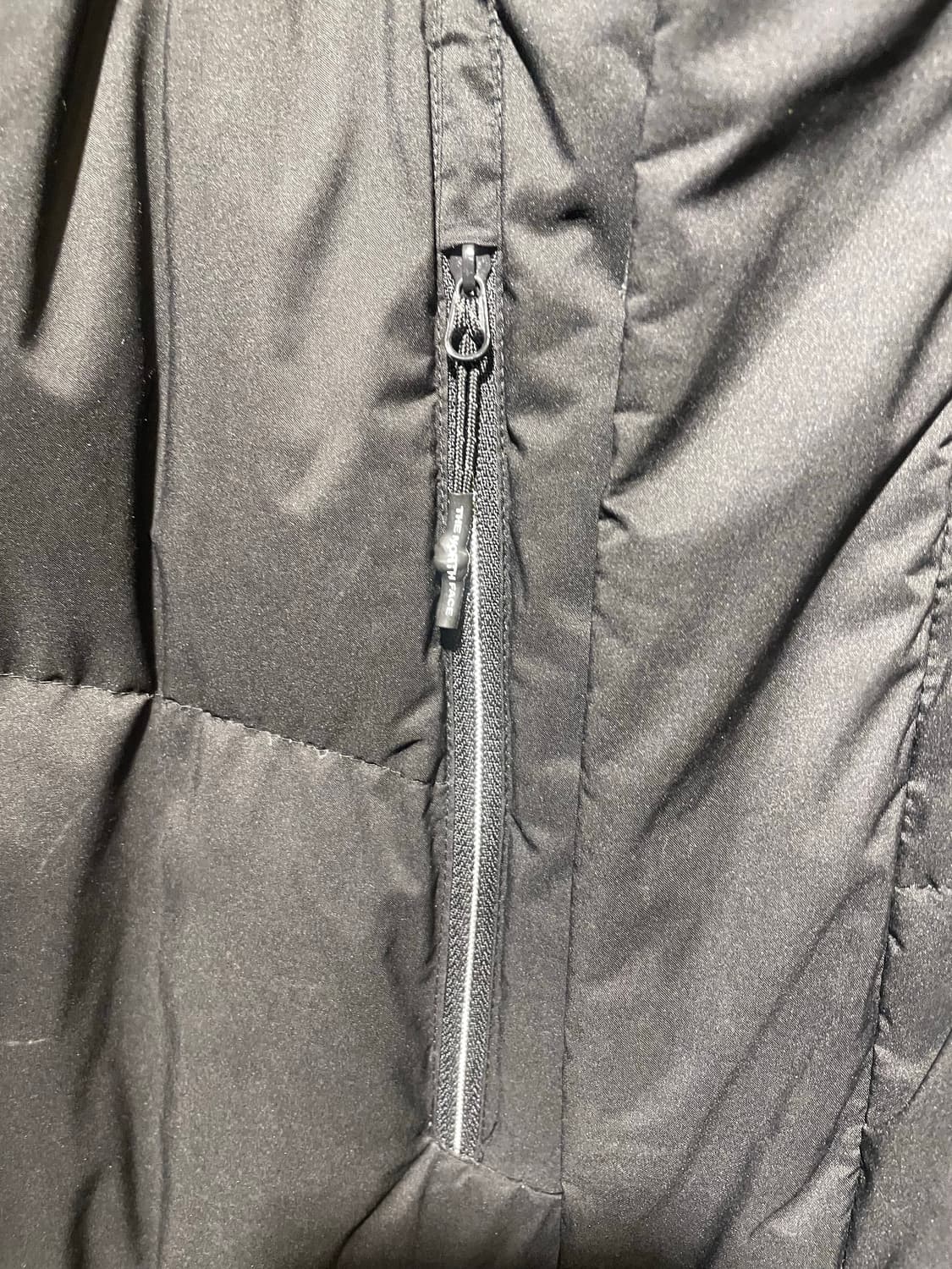 노스페이스 블랙 패딩 DRYVENT 110  상품이미지4