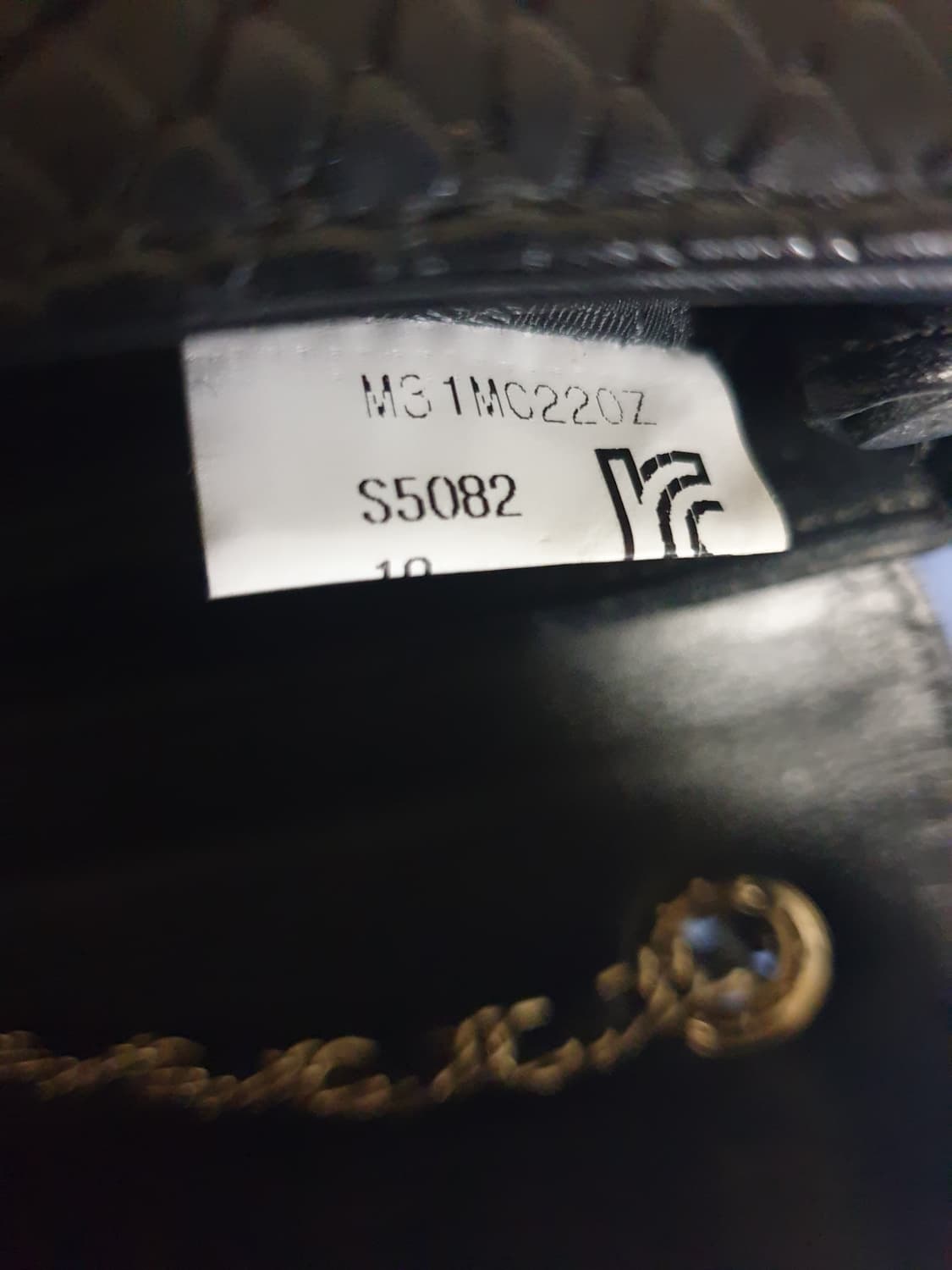 (희귀매물) 메트로시티 금장로고 뱀피 엠보 소가죽 체인 숄더백 블랙 상품이미지6