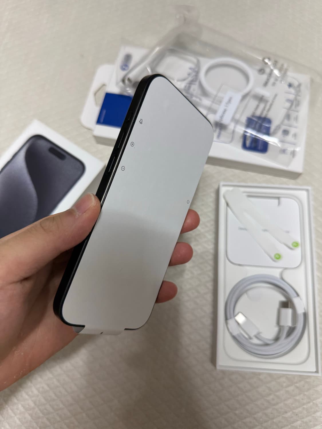 아이폰15프로 256gb 블랙 티타늄 상품이미지2