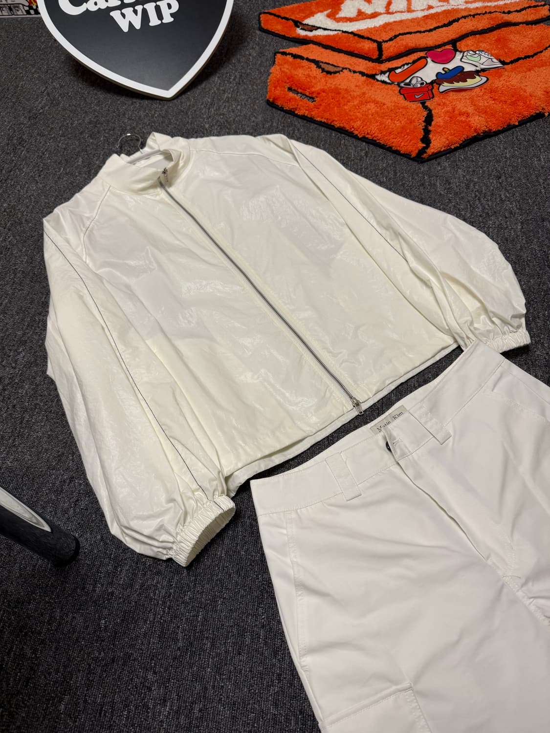 [ONE SIZE] 마땡킴 로고 코팅 점퍼 아이보리 상품이미지4