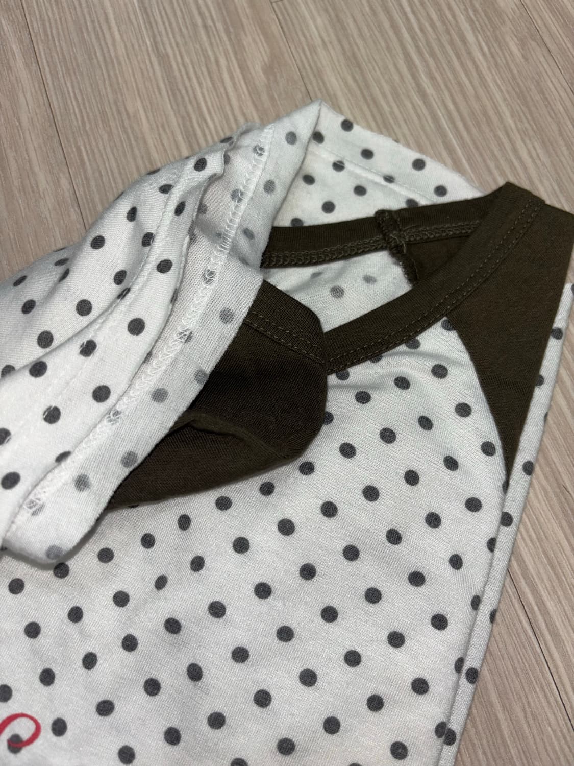 샵페어리 도트 탑 카키 상품이미지3