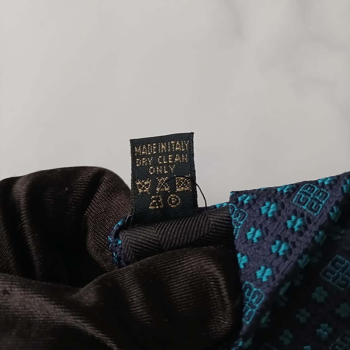 닥스 실크 블루 로고 자카드 슬림 넥타이 7.7cm 새상품 A19131
 상품이미지10