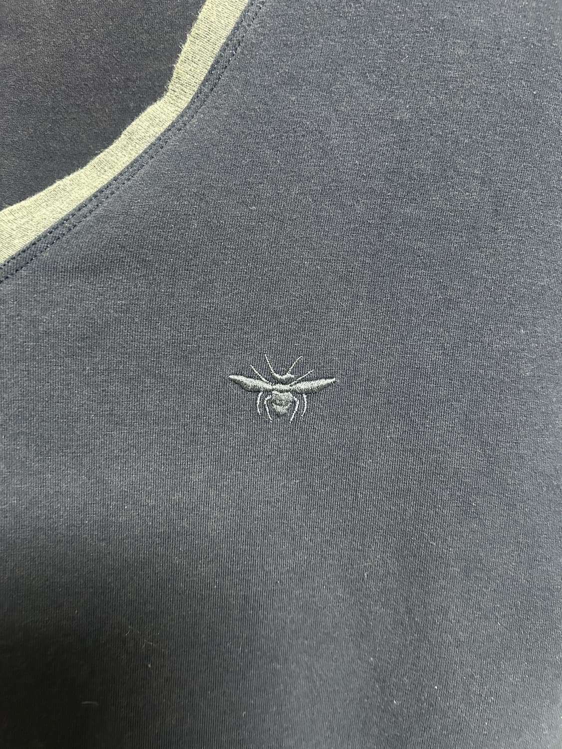 디올 bee자수 브이넥 상품이미지3