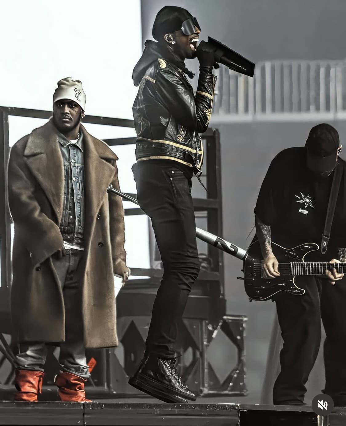 생로랑 레더자켓 카티 착용 상품이미지5