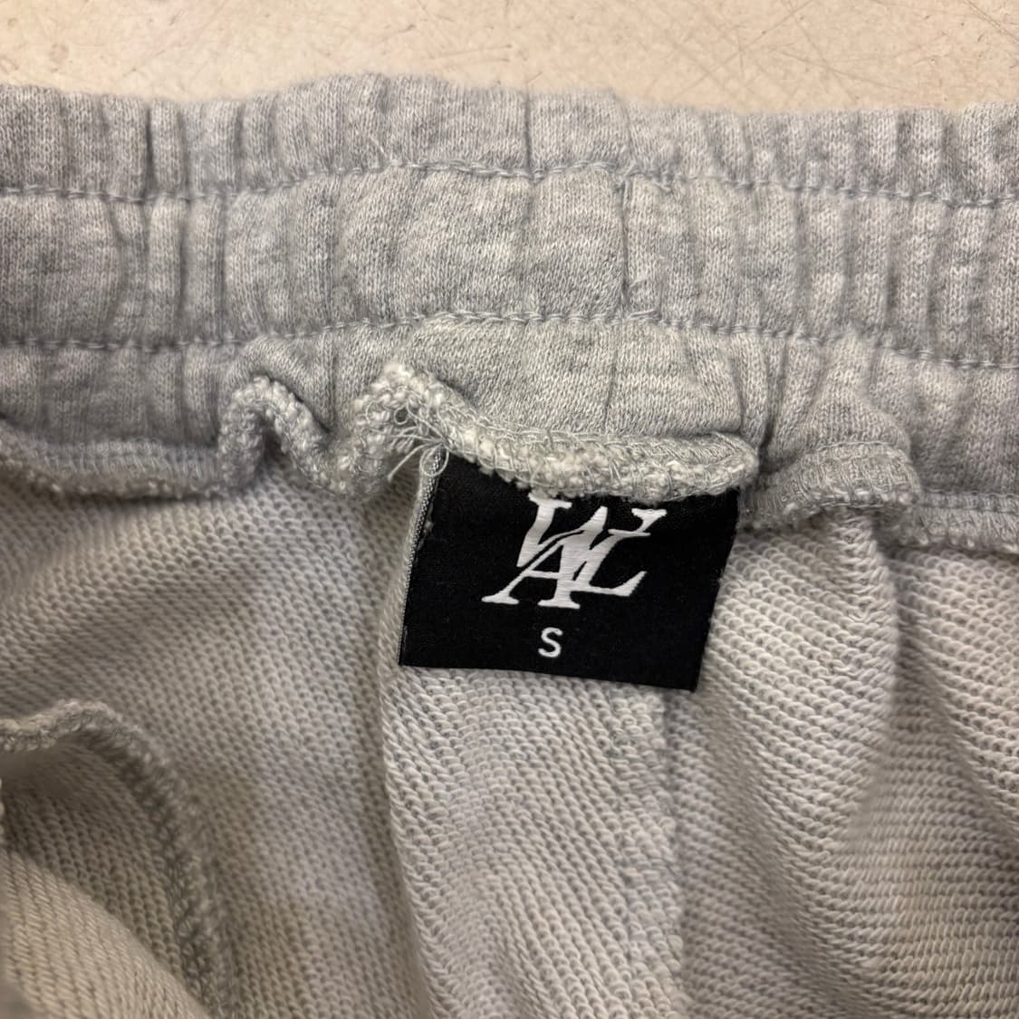 우알롱 스몰로고 그레이 조거 팬츠 상품이미지3