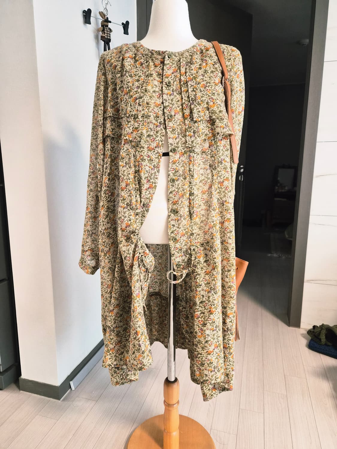 써스데이 아일랜드 잔꽃무늬 롱 원피스 상품이미지2