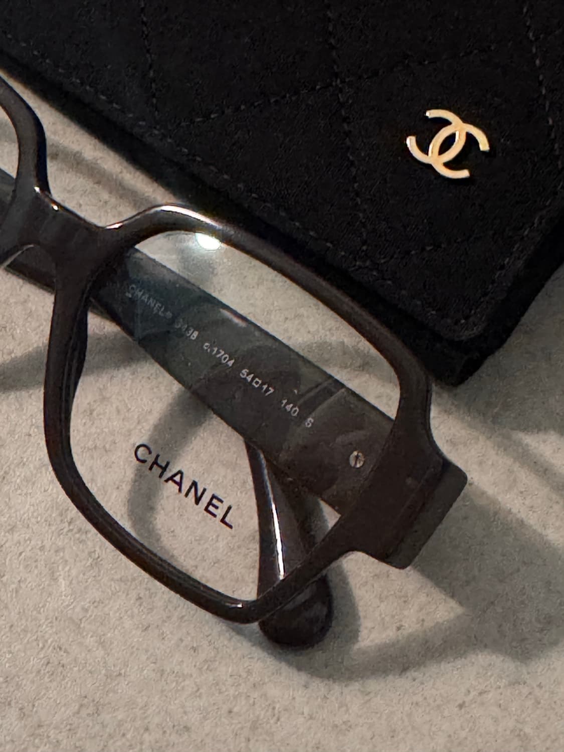 샤넬 브라운 스퀘어 하트 안경 상품이미지1