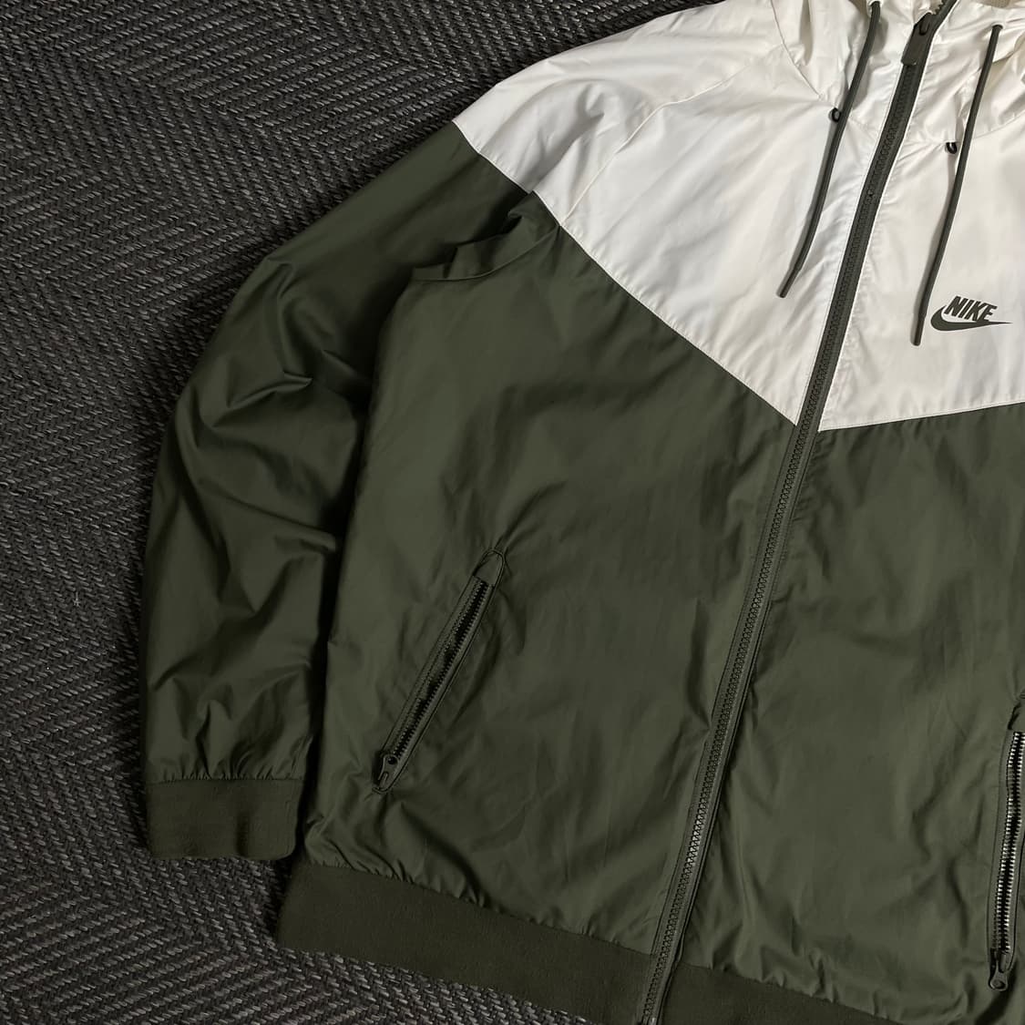 나이키 윈드러너 카키 배색 러닝 바람막이y 3483 상품이미지4
