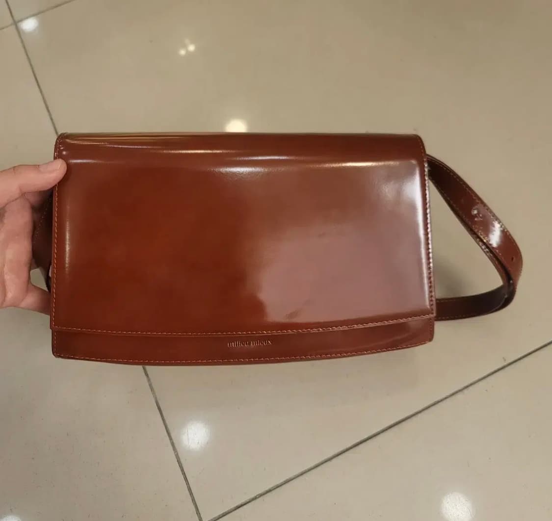 밀리유미유 브라운 에나멜 숄더백 디자이너브랜드 상품이미지2