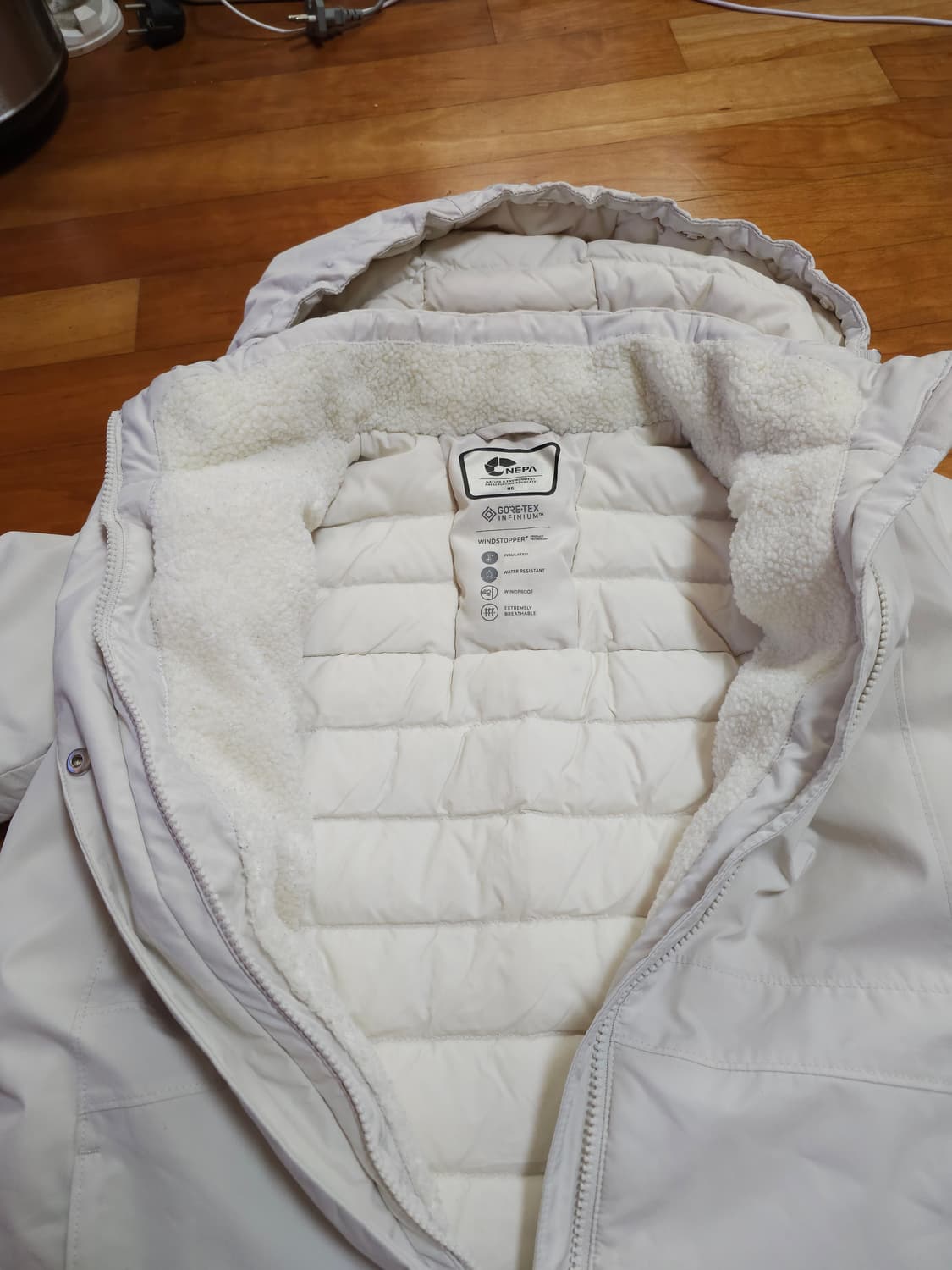 네파 구스다운 고어텍스 패딩 아이보리 95 상품이미지7