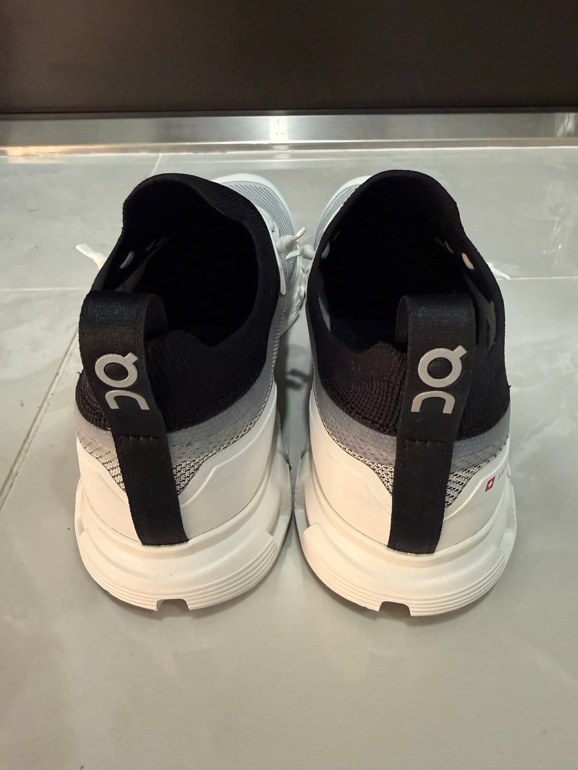 온러닝 클라우드6 265사이즈 상품이미지3