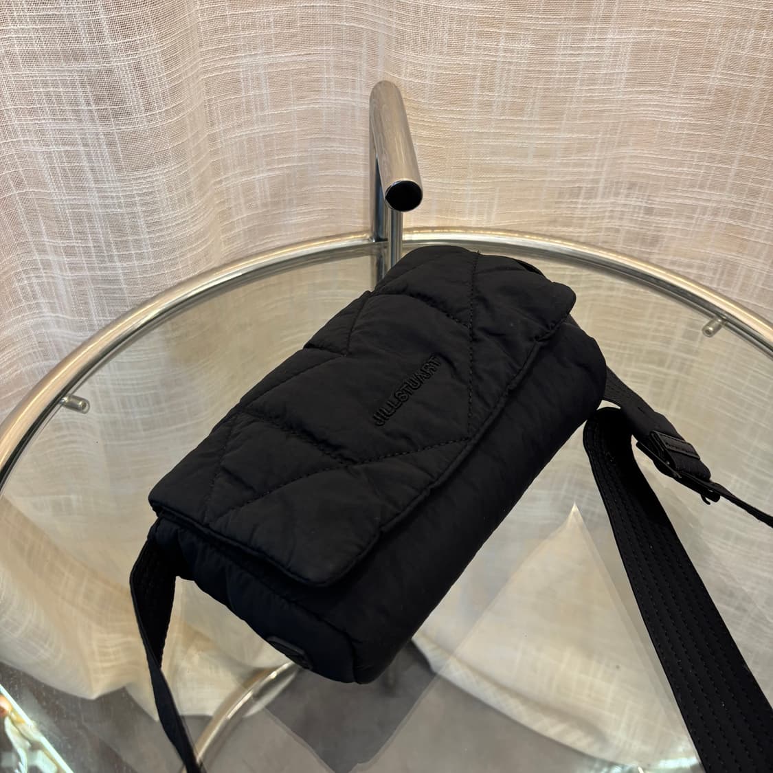 정품 질스튜어트 로젤라 패디드 크로스백     상품이미지8